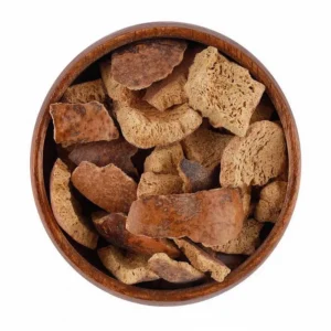 ثمار دوم سوداني طبيعي مجروش من سدرة في كيس ورقي فاخر يظهر جودة ونظافة المنتج.