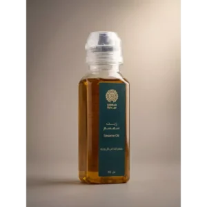زجاجة زيت سمسم سوداني أصلي 210 مل من سدرة، يتميز بلون ذهبي صافي وتغليف فاخر يناسب الاستخدام الصحي والطهي.